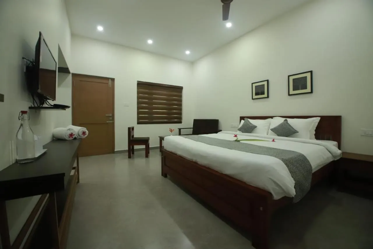 Green Planet Hotel Mattanur