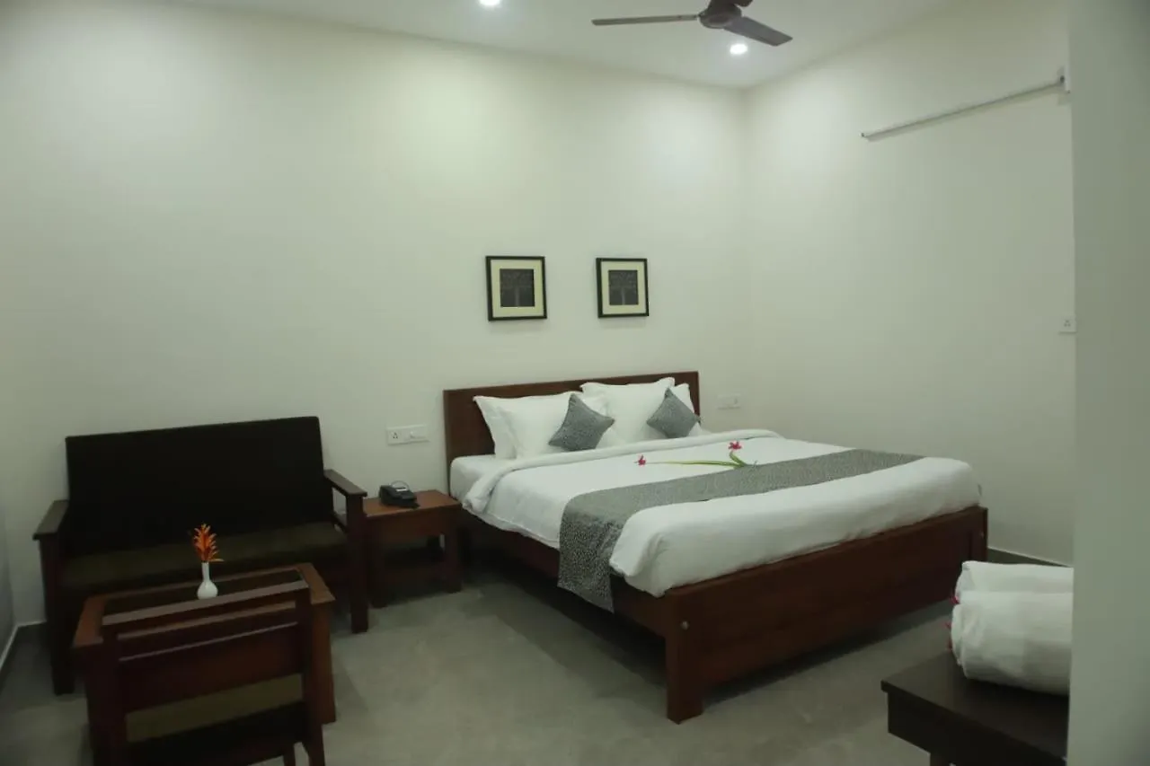 Green Planet Hotel Mattanur