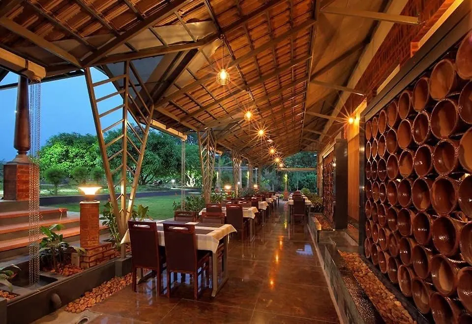 Green Planet Hotel Mattanur