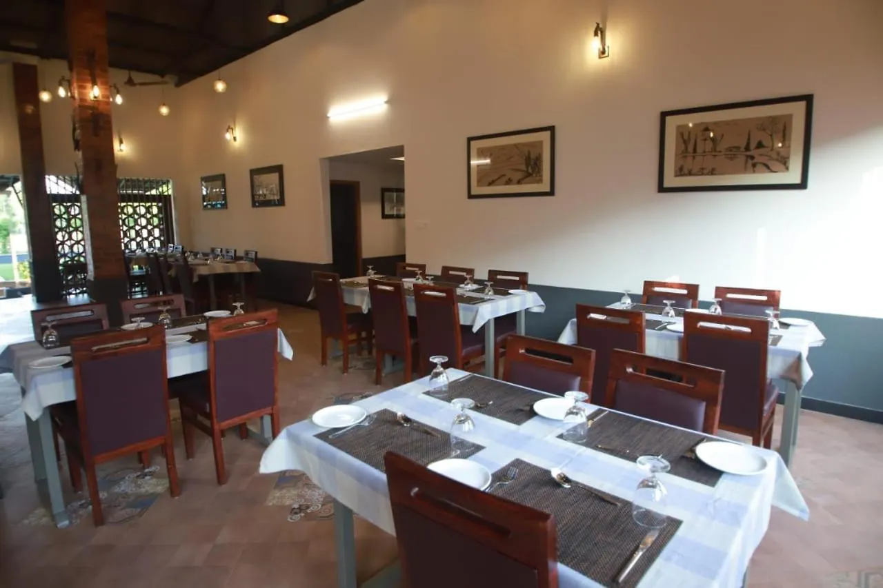 Green Planet Hotel Mattanur